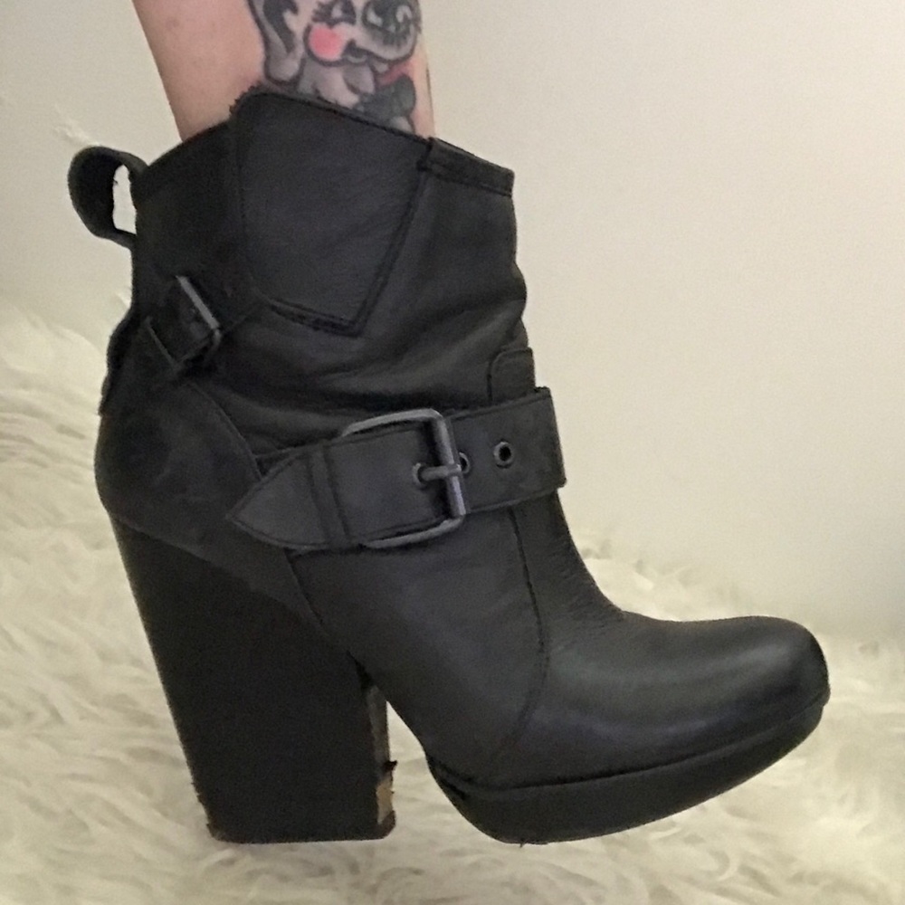 Dolce Vita black booties